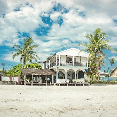 Chez Senga Hotel Madirokely  Buitenkant foto