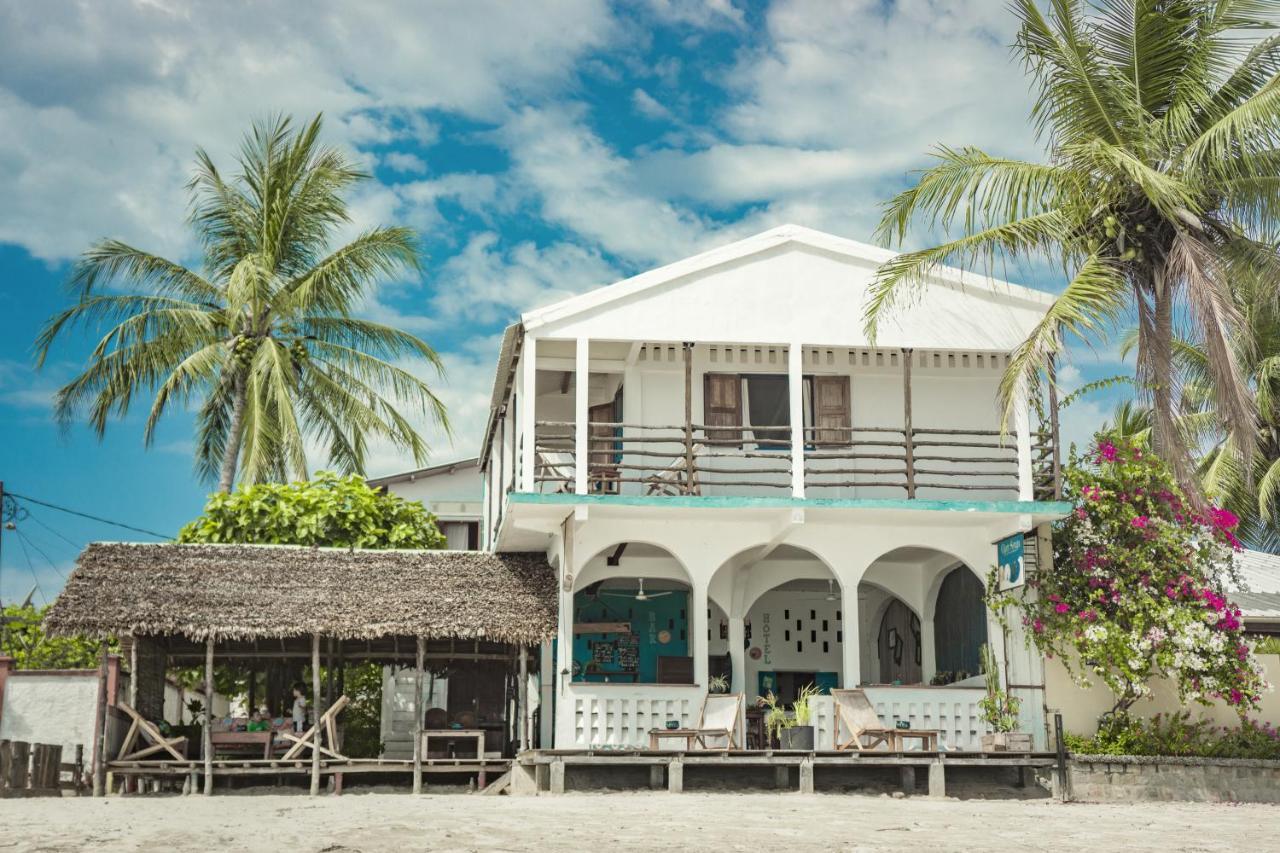 Chez Senga Hotel Madirokely  Buitenkant foto