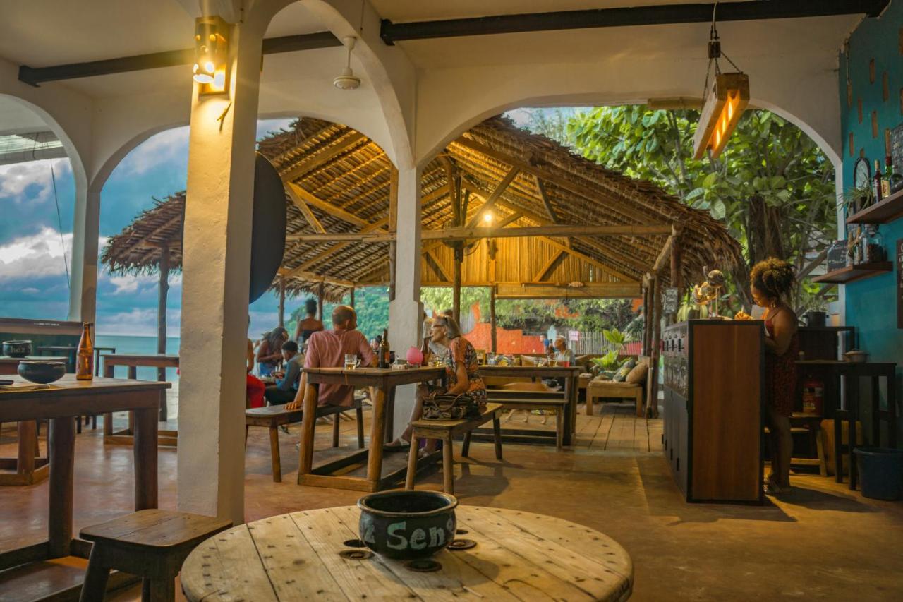 Chez Senga Hotel Madirokely  Buitenkant foto