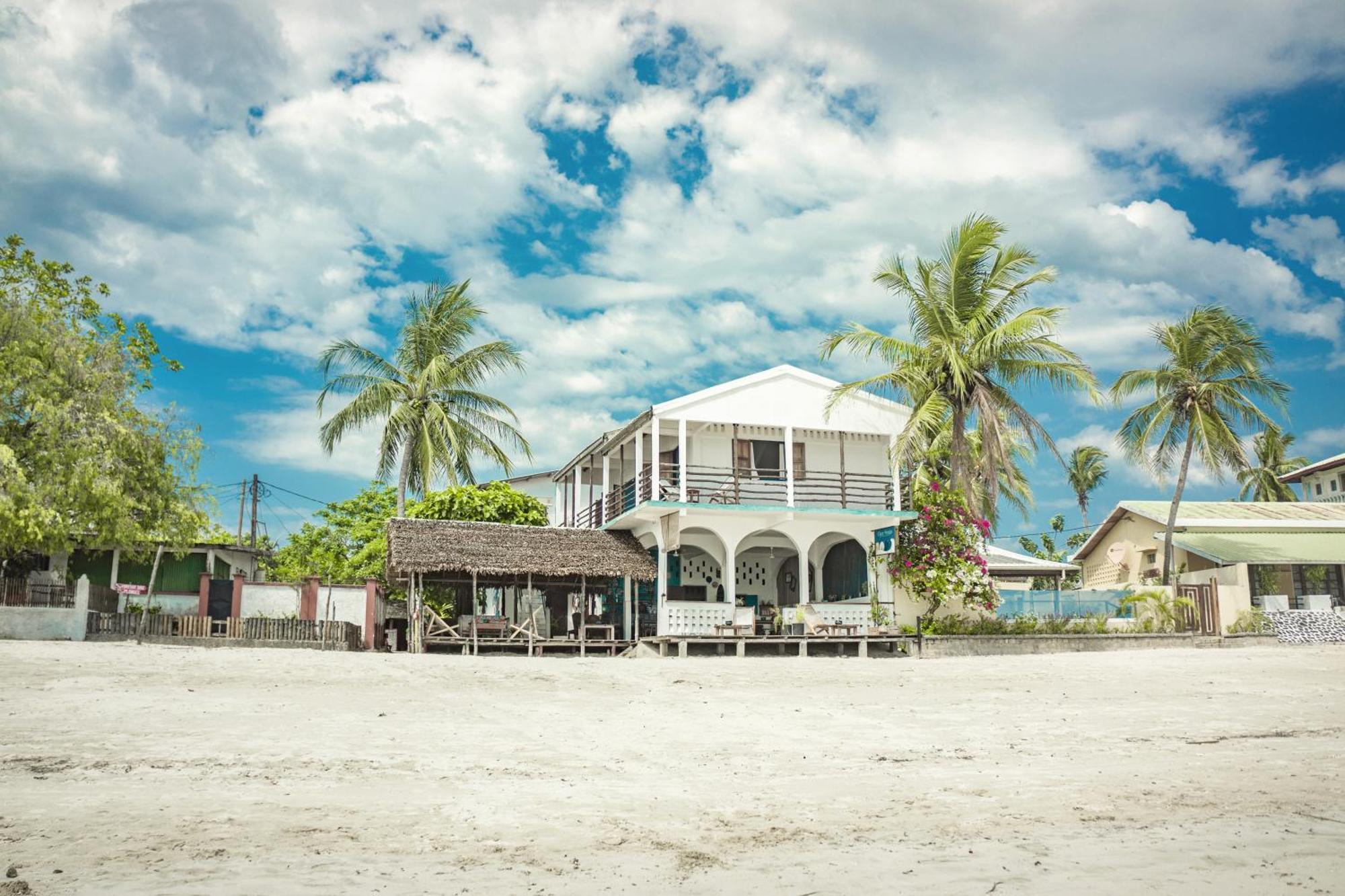 Chez Senga Hotel Madirokely  Buitenkant foto