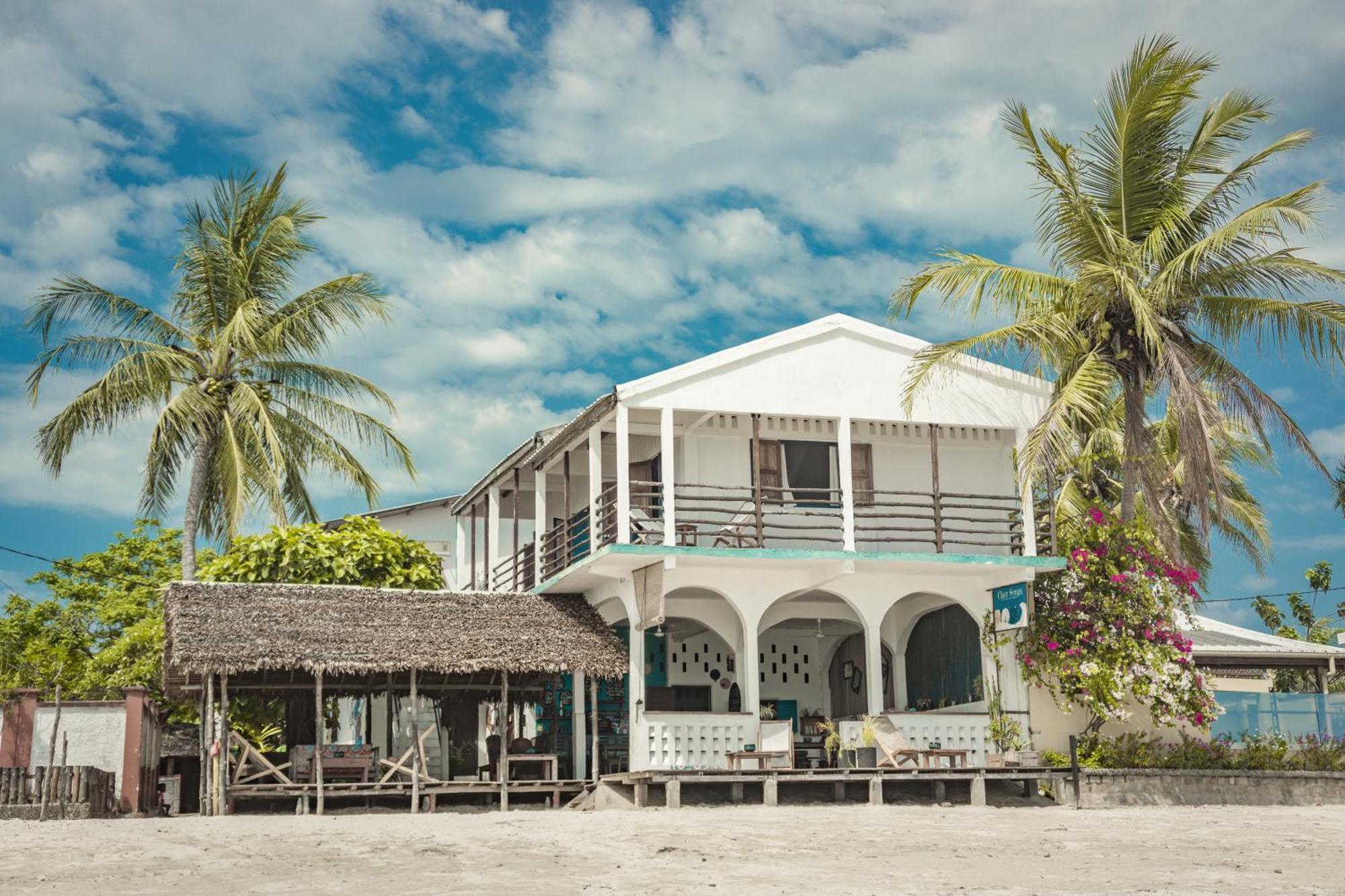 Chez Senga Hotel Madirokely  Buitenkant foto